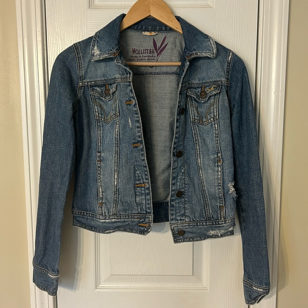 Best denim jean jacket! Hollister, women’s size small - distressed